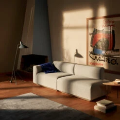 &Tradition Lampadaire Tripode HM8 -Lampes Boutique 501696 01 4 EnvironmentImage 87f615cd5e