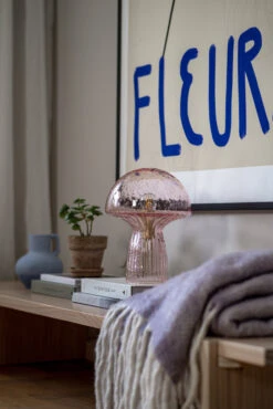 Globen Lighting Lampe De Table Fungo Special Edition Rose -Lampes Boutique 576655 01 41 EnvironmentImage 632014dc43